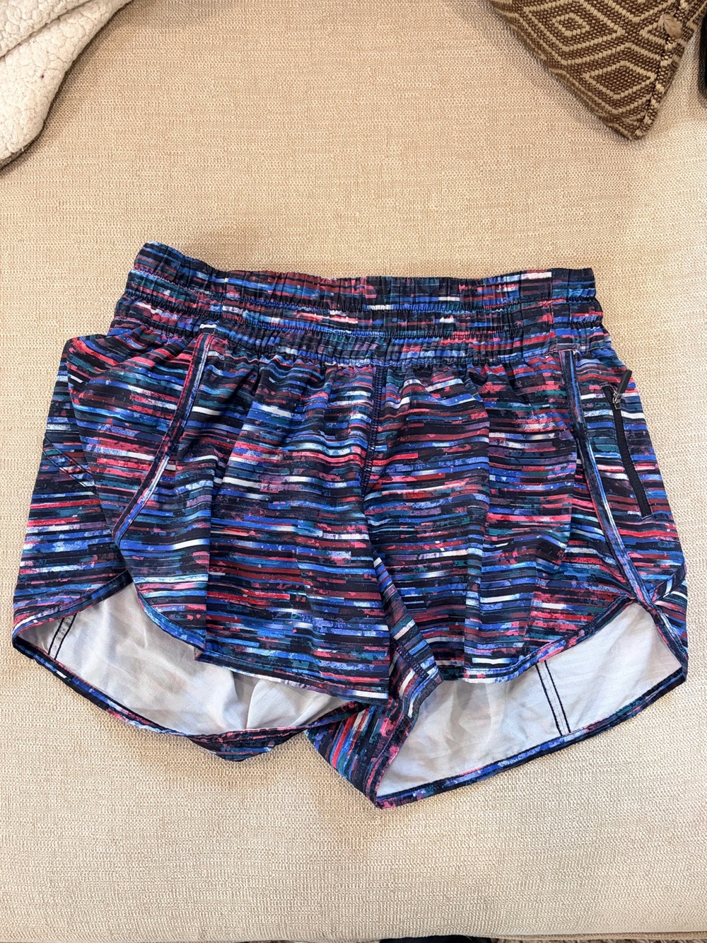 lululemon tracker shorts 4”